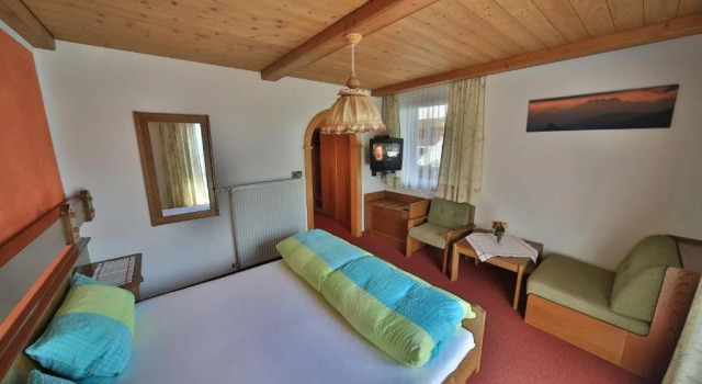 Frühstückspension Jagdhof, Rezerwuj Hotel Hotele w Tyrol z parkingiem, Parking