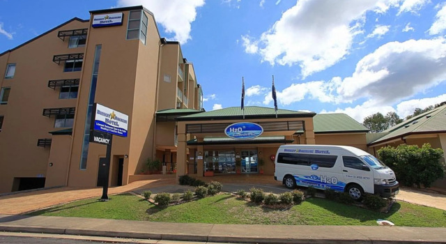 Burnett Riverside Hotel