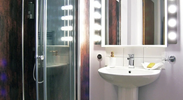 Студия Superior Beaverhall Holiday Apartments