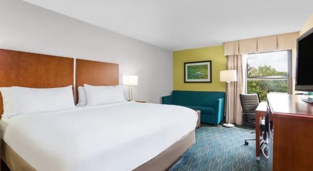Двухместный номер с диваном Standard Holiday Inn Express & Suites Wilmington-University Center by IHG