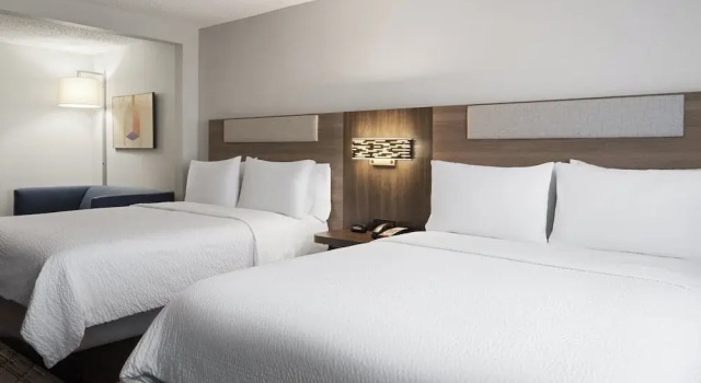 Четырёхместный люкс Holiday Inn Express & Suites Midwest City by IHG