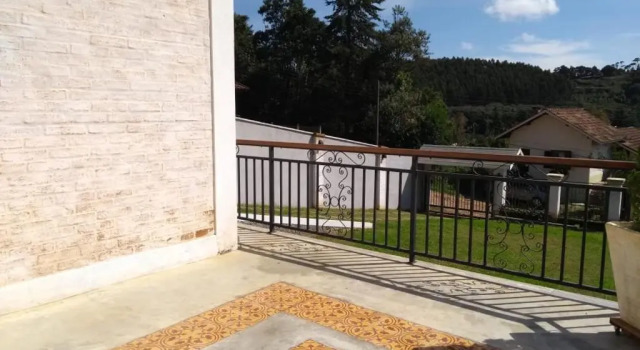 Коттедж Casa MAGNÍFICA a 1 Km do centrinho com Suíte e Hidro
