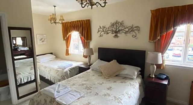 Семейный номер Standard Parlors Hall Hotel