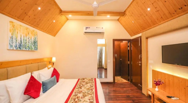 Люкс Executive с балконом Regenta Resort Exotica Dharamshala on Hilltop