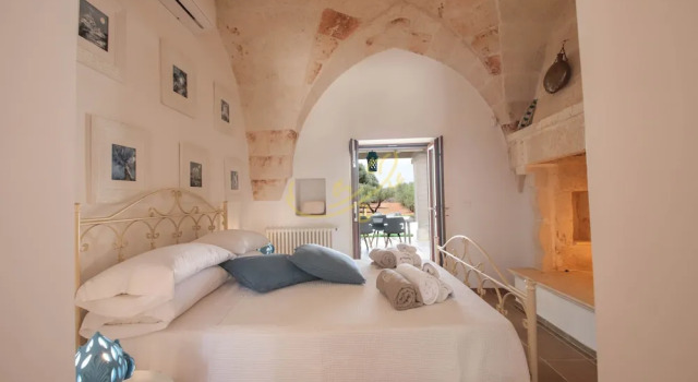TD Villa Ricchiari Design Villa w Heated Pool, Book Boutique Hotels in Fasano Area with a Pool, Swimming Pool