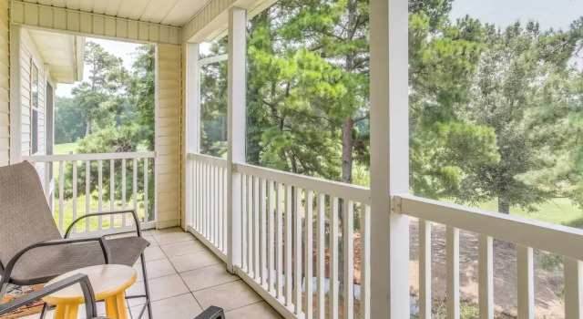 Апартаменты с 2 комнатами с балконом Golf Getaway w/ Pool Access in Myrtle Beach!