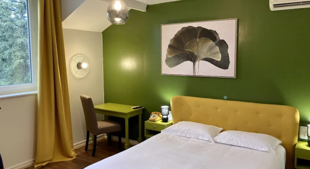 Номер Comfort Logis Hotel Le Blason de Provence