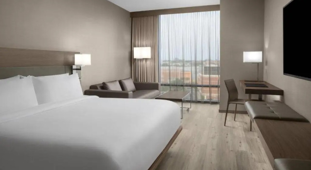 Номер Standard AC Hotel by Marriott Columbus Downtown