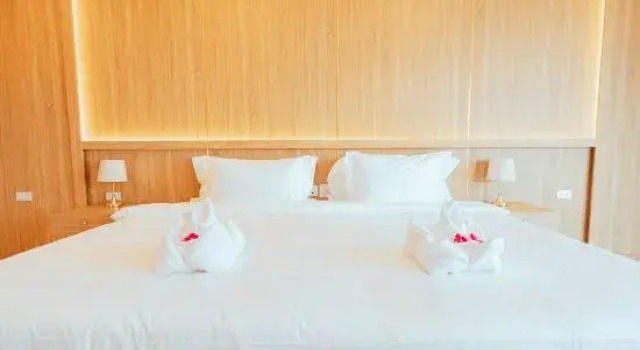 Полулюкс The Elephant Crossing Hotel