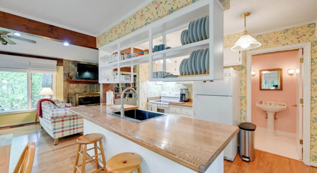 Коттедж 'smallwood' Cute Highlands Home w/ Screened Porch!