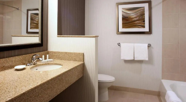 Двухместный номер Courtyard by Marriott Hamilton