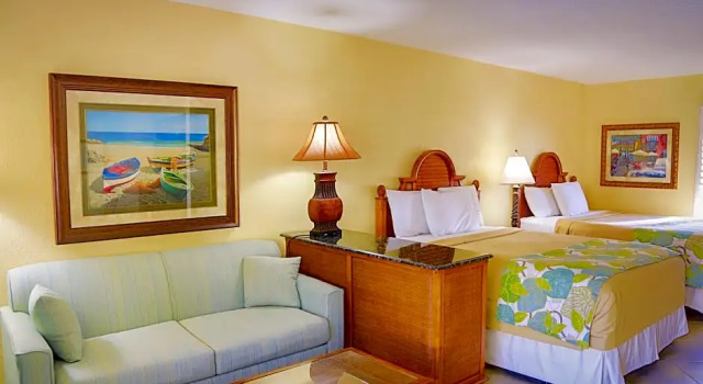Номер Standard с видом на окрестности Sandpiper Gulf Resort