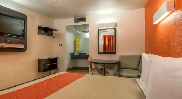 Motel 6 Carlsbad, CA Beach