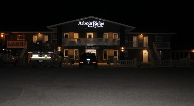 Arbour Ridge Inn & Suites