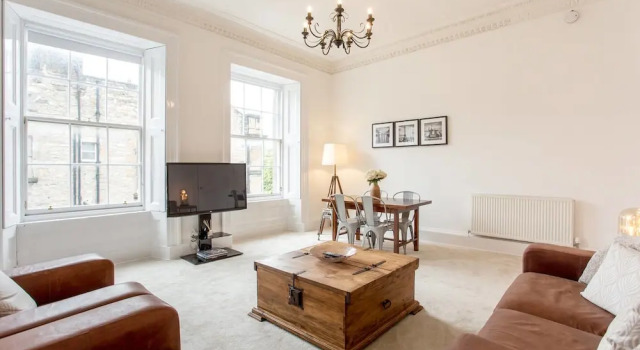 Perfect City Centre Location 50M From Princes St, Забронировать Апартаменты/квартира Апартаменты Эдинбурга, рядом с Bedlam Paintball, Апартаменты/квартира