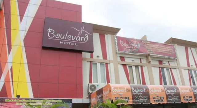 Boulevard Hotel, Book Hotel Hotels in Sulawesi with Parking, Parking