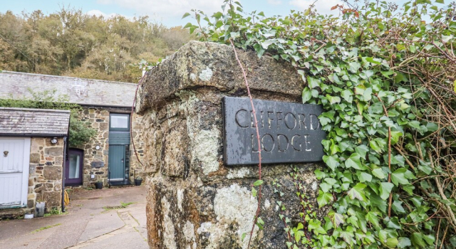Clifford Lodge Barn