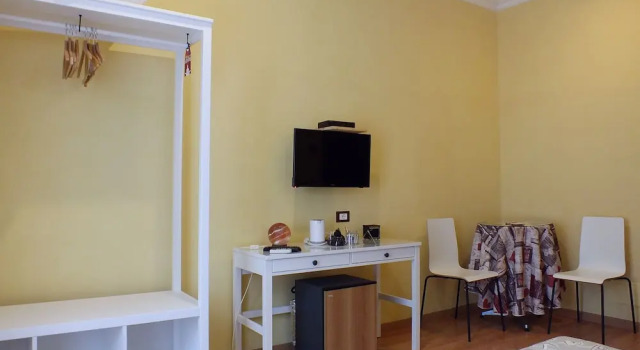 Affittacamere Guesthouse64, Забронировать Апартаменты/квартира Вокзал Термини , рядом с Вокзал Термини
