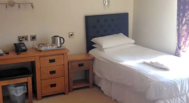 Номер Comfort The Elephant & Castle Hotel
