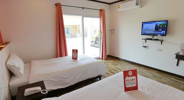 NIDA Rooms Chomphu 129 Sunny Lake, Забронировать Отель Отели Лампанг с бассейном, рядом с Уличный рынок «Кад Кун Та», Бассейн