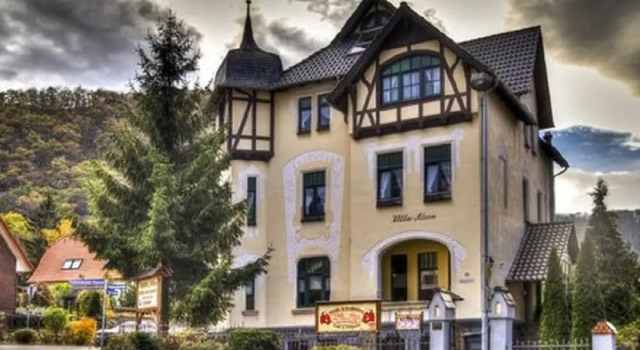 Hotel Villa Alice, Book Hotel Hotels in Garz with Parking, Parking