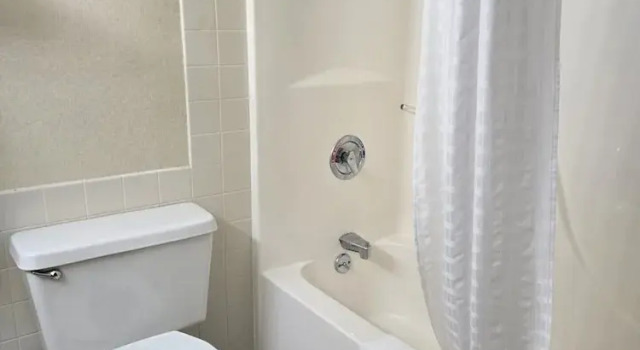 Четырёхместный номер Standard Barker's Island Inn Resort
