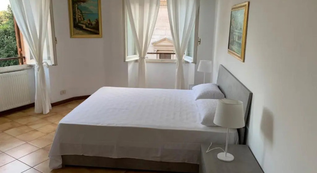 Arion Holiday Home, Забронировать Отель Рионе Монти Рим, рядом с Вокзал Термини