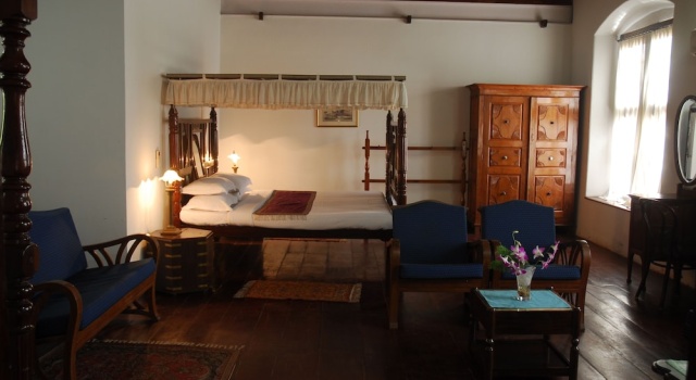 Люкс с балконом Old Courtyard Hotel