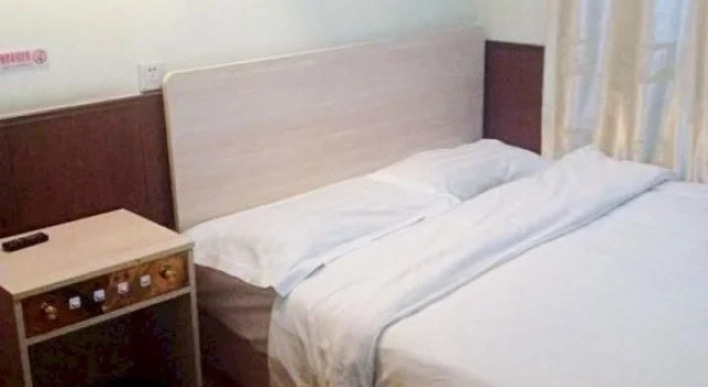 Qianmen Jingshun Hotel 2Nd - Beijing, Book Hotel Hoteller i Beijing Province med parkering, Parkering