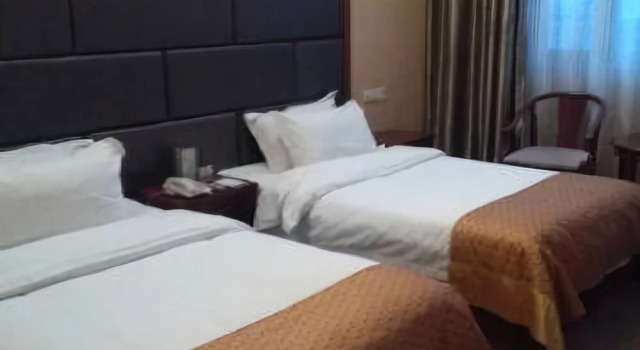 Ausotel Lianyungang, Prenota Hotel Hotel a Jiangsu con parcheggio, Parcheggio