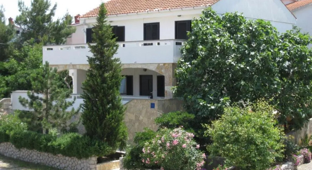 Apartments Željko, Varaa Huoneisto Hotellit Kvarner Islands uima-altaalla, Uima-allas
