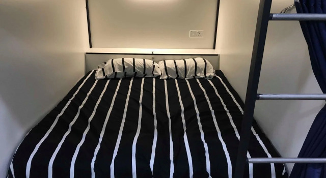 Cabin 18 - Hostel