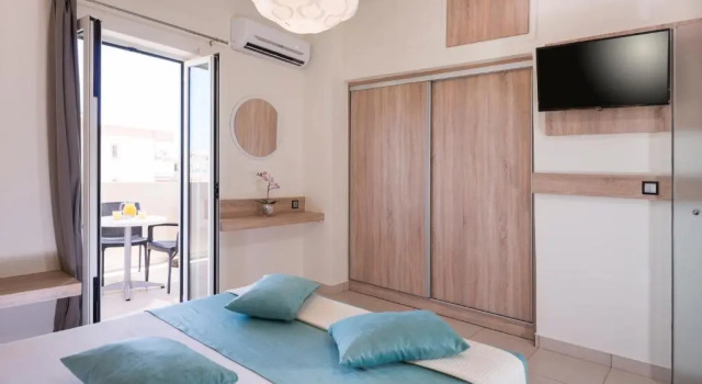 Люкс c 1 комнатой Sea & City Apartments
