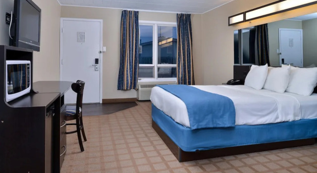 Двухместный номер Standard с балконом Canadas Best Value Inn St. Catharines