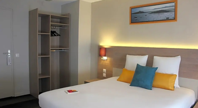 Четырёхместный семейный номер Standard Hôtel Novella Nantes Centre Gare