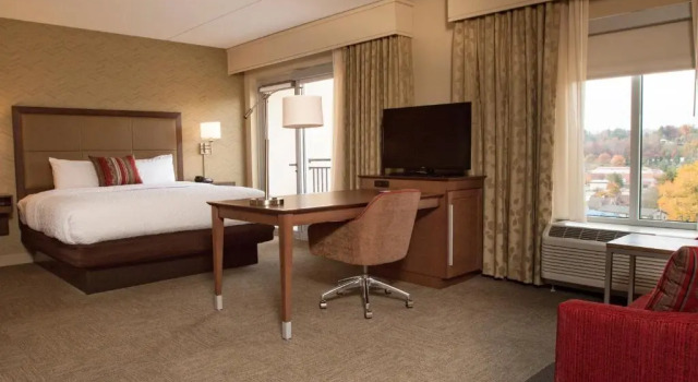 Люкс с балконом Hampton Inn & Suites Boone, Nc