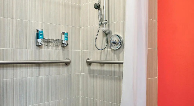 Четырёхместный номер Standard Aloft by Marriott Plano