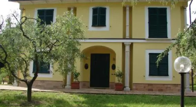 Villa Contrada San Pietro, Varaa Villa Mogliano 