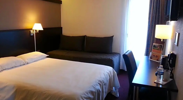 Трёхместный семейный номер Standard Sure Hotel by Best Western Châteauroux