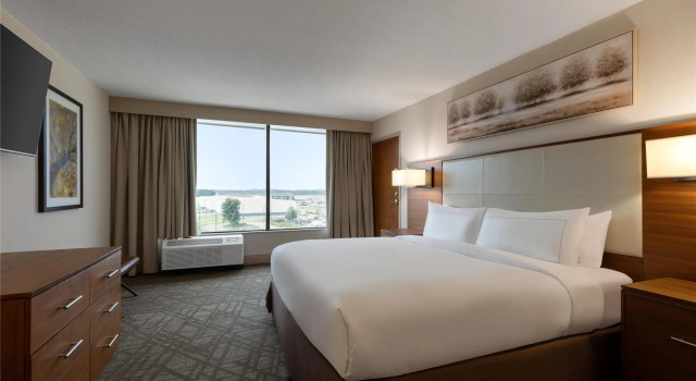 Полулюкс Hilton Knoxville Airport