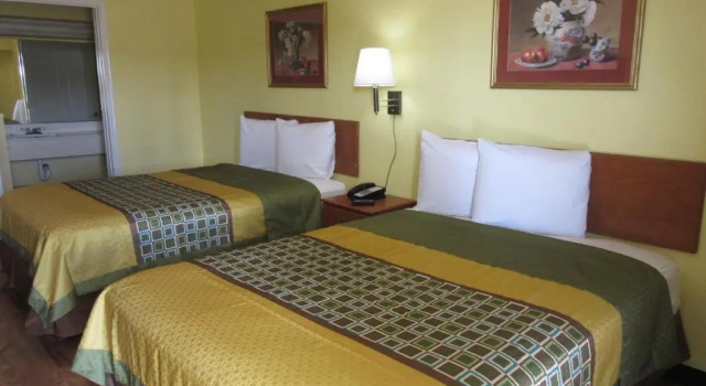 The Crossroads Hotel and Suites Irving
