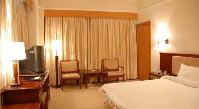 Purple British, Book Hotel Hoteller i Beijing Province med parkering, Parkering