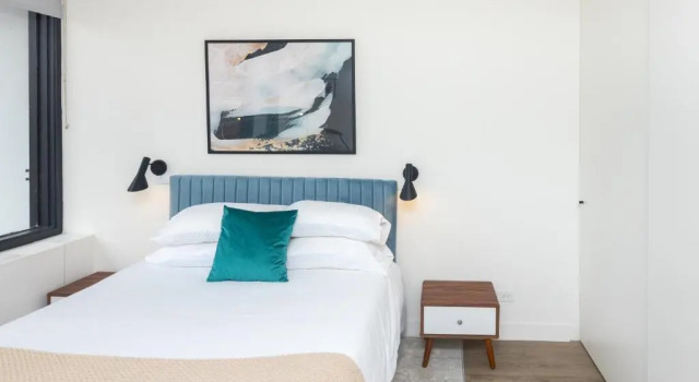 Апартаменты Deluxe 21 East - Chic DT Apts with Rooftop by Zencity