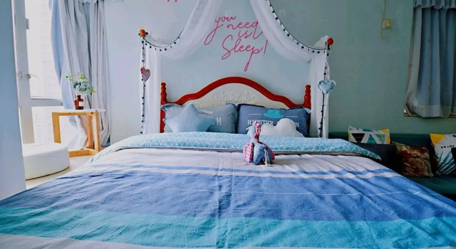 Avatar Clouds Large Queen Bed & High Rise View