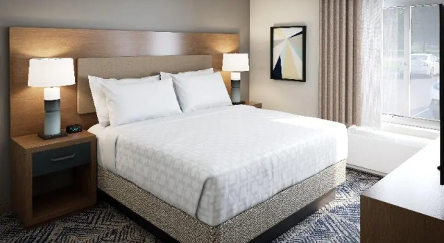 Люкс Candlewood Suites Mobile West I 65 by IHG
