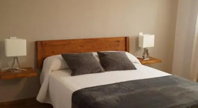 Puente viejo de Buitrago CASA ENCINA, Varaa Hotelli Hotellit Madridin maakunta pysäköinnillä, Pysäköinti