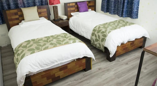 Home & Teak Residence, Book Hotel Hoteller i Jinhu med parkering, Parkering