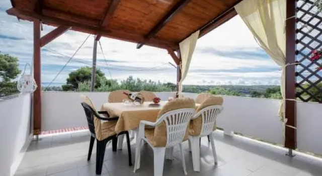 Apartment Dominik 2874, Prenota Appartamento Hotel a Isole Quarnerine con parcheggio, Parcheggio