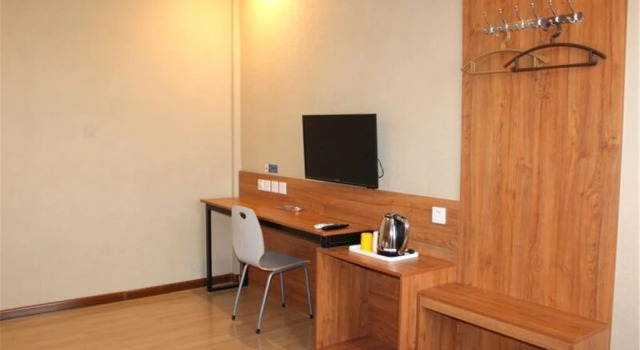 Eaka 365 Hotel Tangshan Fuxing Road Branch, Book Hotel Hoteller i Tangshan med parkering, Parkering