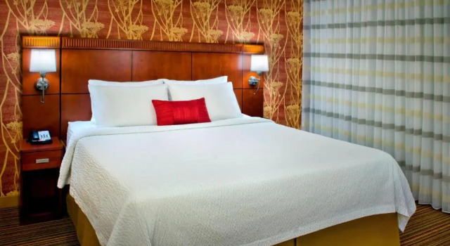 Люкс Courtyard by Marriott Mt. Laurel